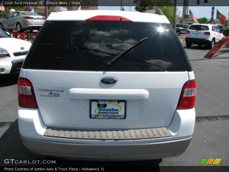 Oxford White / Shale 2005 Ford Freestyle SE
