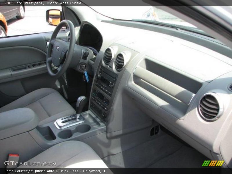 Oxford White / Shale 2005 Ford Freestyle SE