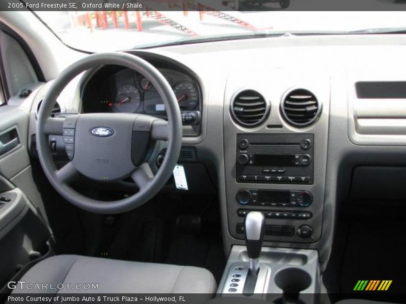Oxford White / Shale 2005 Ford Freestyle SE