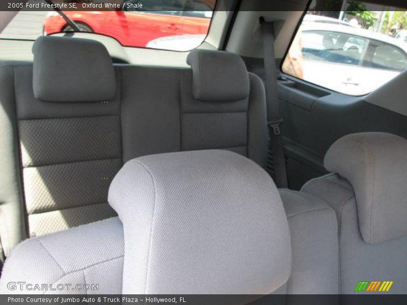 Oxford White / Shale 2005 Ford Freestyle SE