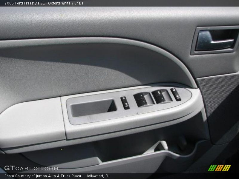 Oxford White / Shale 2005 Ford Freestyle SE