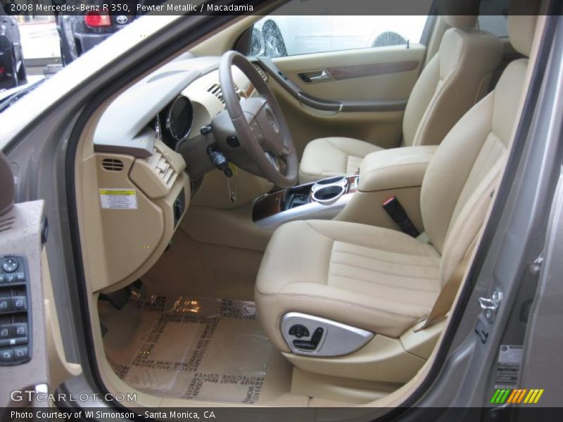  2008 R 350 Macadamia Interior