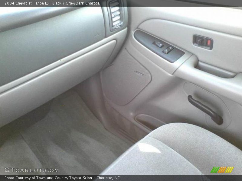 Black / Gray/Dark Charcoal 2004 Chevrolet Tahoe LS