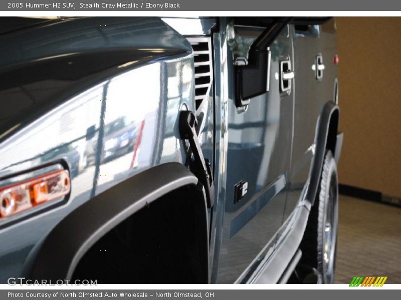 Stealth Gray Metallic / Ebony Black 2005 Hummer H2 SUV