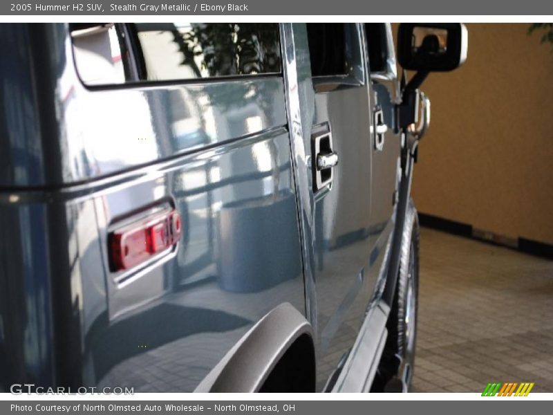 Stealth Gray Metallic / Ebony Black 2005 Hummer H2 SUV