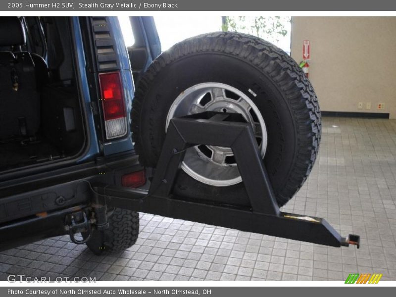 Stealth Gray Metallic / Ebony Black 2005 Hummer H2 SUV