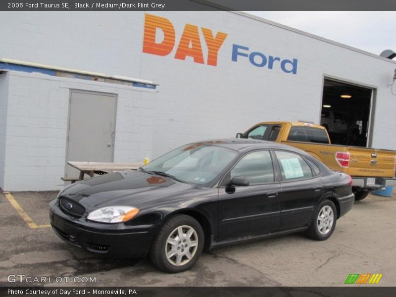 Black / Medium/Dark Flint Grey 2006 Ford Taurus SE