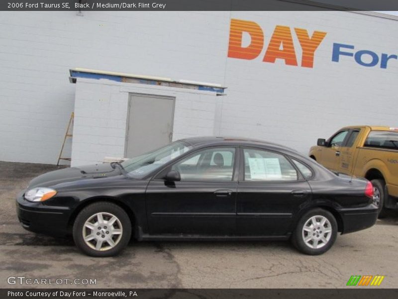 Black / Medium/Dark Flint Grey 2006 Ford Taurus SE