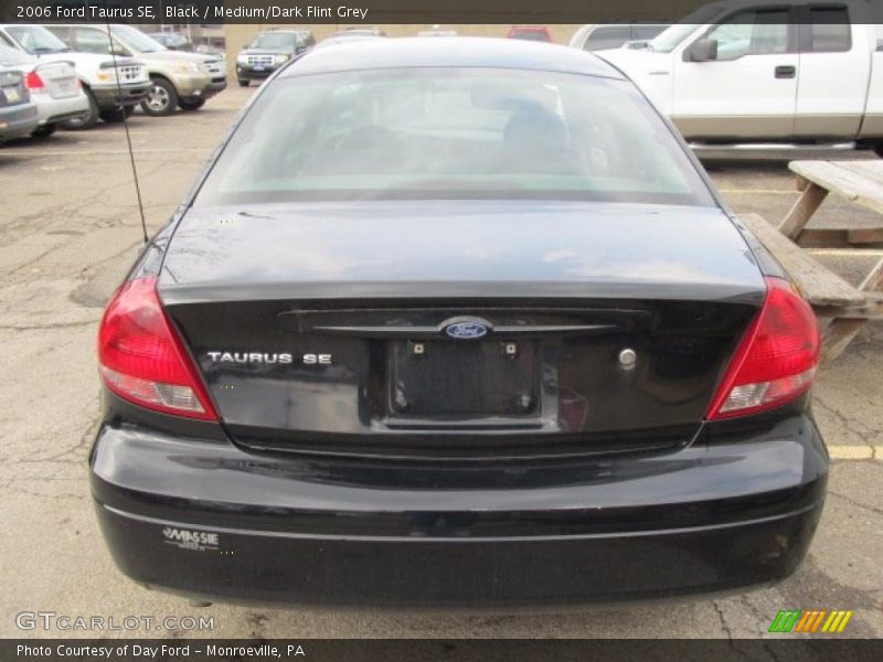 Black / Medium/Dark Flint Grey 2006 Ford Taurus SE