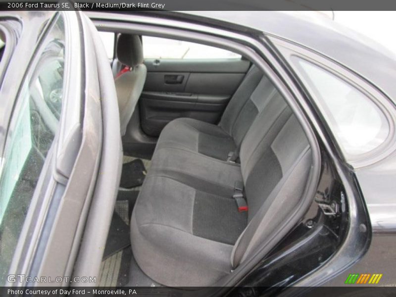 Black / Medium/Dark Flint Grey 2006 Ford Taurus SE