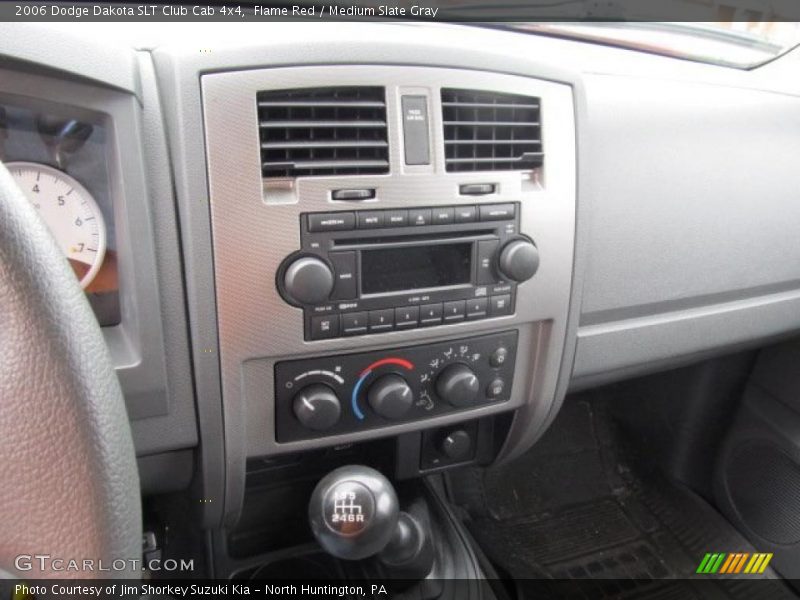 Controls of 2006 Dakota SLT Club Cab 4x4