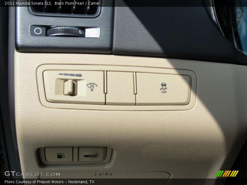 Black Plum Pearl / Camel 2011 Hyundai Sonata GLS