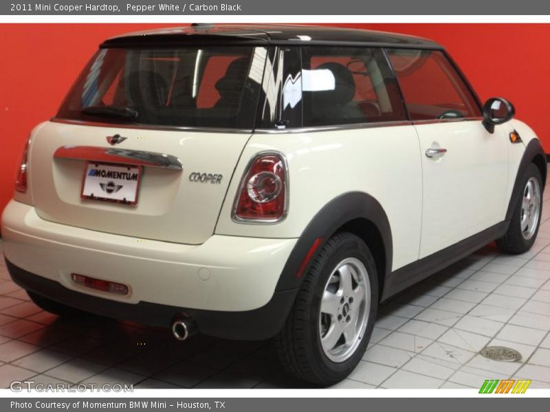 Pepper White / Carbon Black 2011 Mini Cooper Hardtop