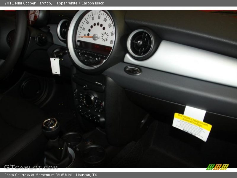 Pepper White / Carbon Black 2011 Mini Cooper Hardtop