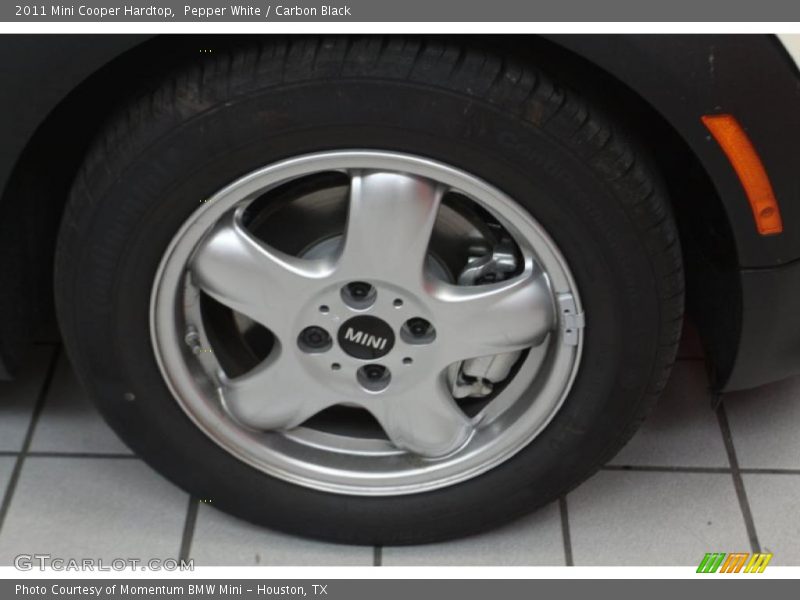Pepper White / Carbon Black 2011 Mini Cooper Hardtop