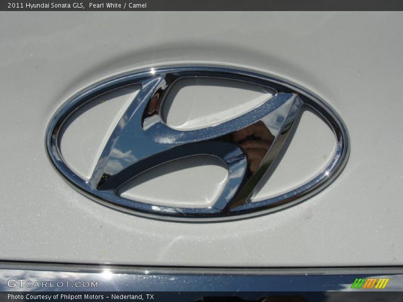 Pearl White / Camel 2011 Hyundai Sonata GLS