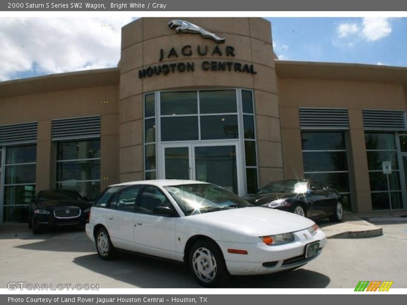 Bright White / Gray 2000 Saturn S Series SW2 Wagon