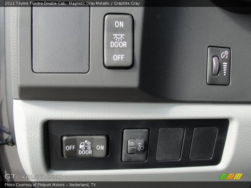 Controls of 2011 Tundra Double Cab