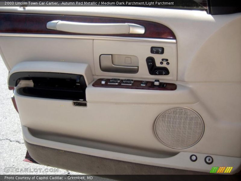 Autumn Red Metallic / Medium Dark Parchment/Light Parchment 2003 Lincoln Town Car Cartier