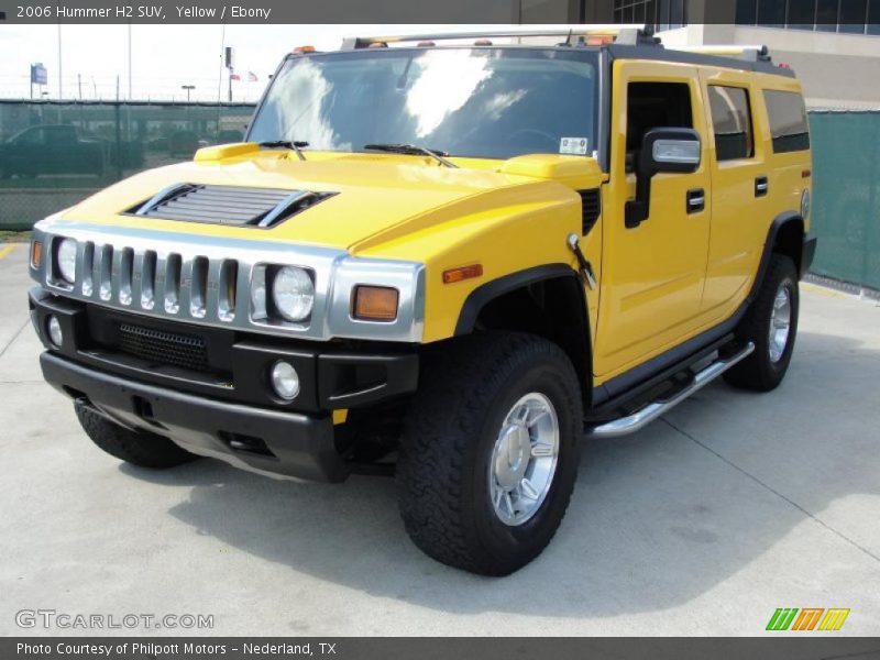 Front 3/4 View of 2006 H2 SUV