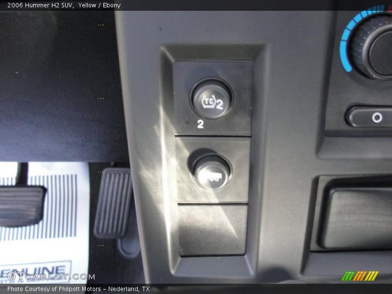 Controls of 2006 H2 SUV