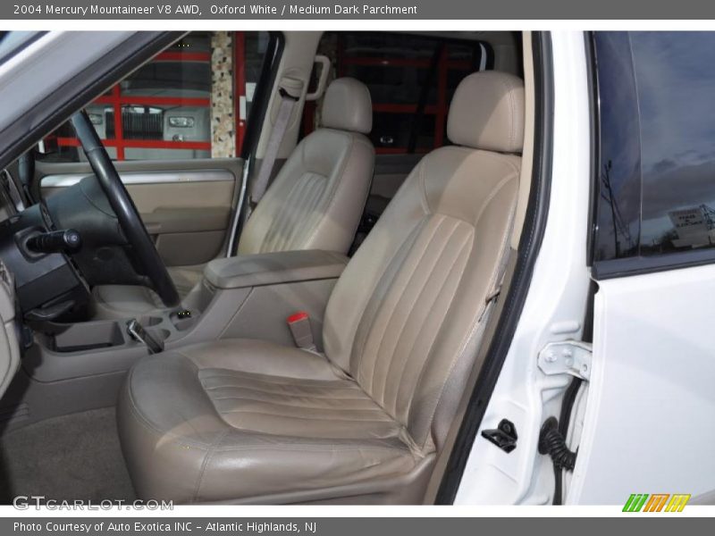 Oxford White / Medium Dark Parchment 2004 Mercury Mountaineer V8 AWD