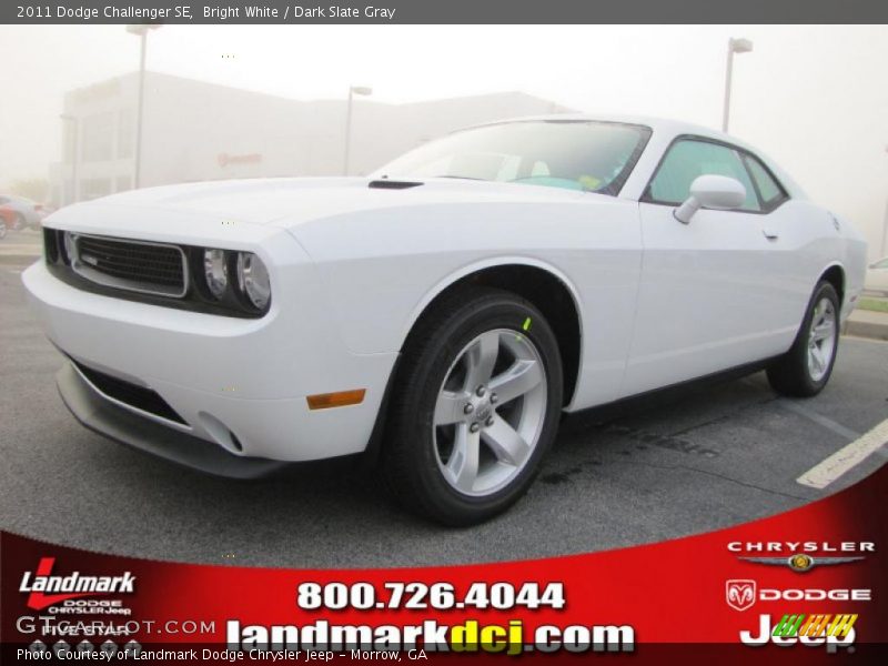 Bright White / Dark Slate Gray 2011 Dodge Challenger SE