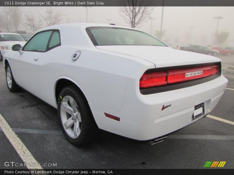 Bright White / Dark Slate Gray 2011 Dodge Challenger SE