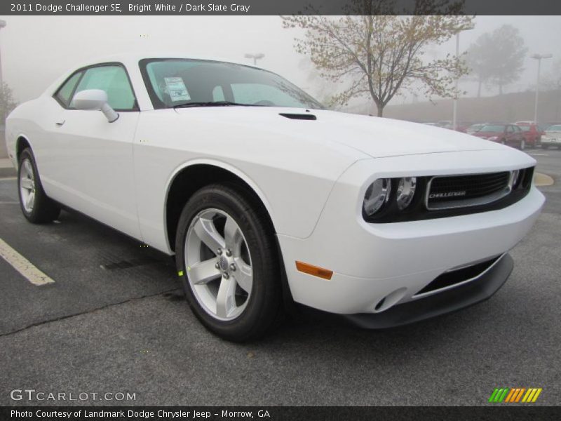 Front 3/4 View of 2011 Challenger SE