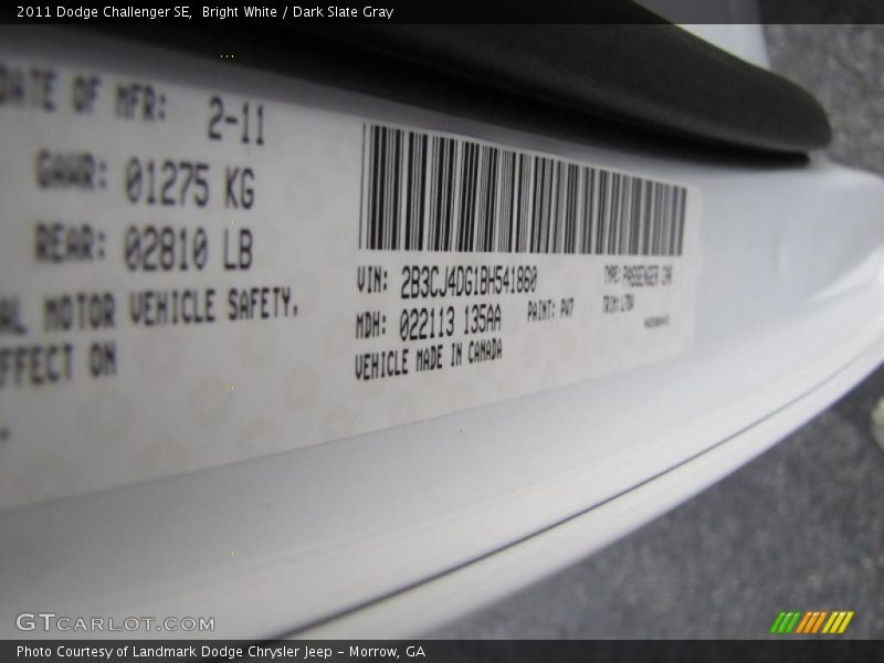 Bright White / Dark Slate Gray 2011 Dodge Challenger SE
