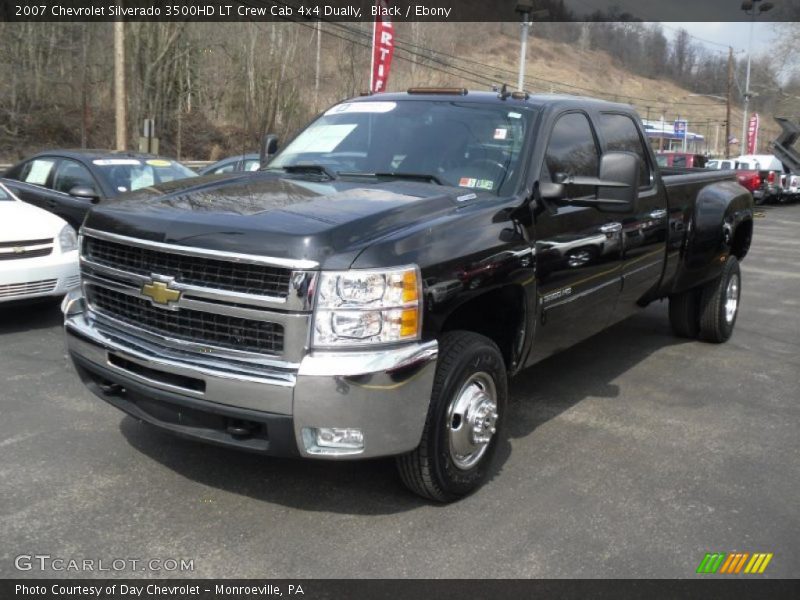Front 3/4 View of 2007 Silverado 3500HD LT Crew Cab 4x4 Dually