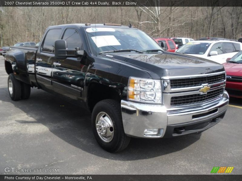Front 3/4 View of 2007 Silverado 3500HD LT Crew Cab 4x4 Dually