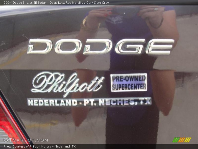 Deep Lava Red Metallic / Dark Slate Gray 2004 Dodge Stratus SE Sedan
