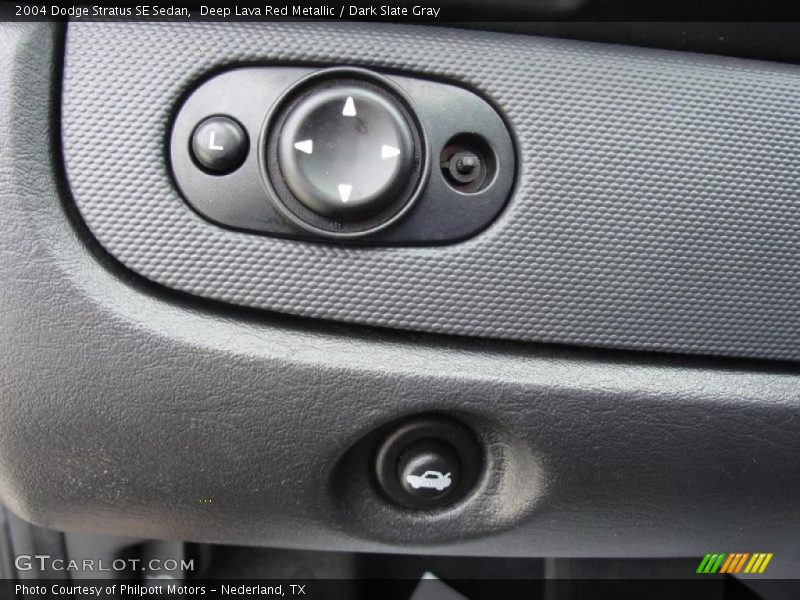 Controls of 2004 Stratus SE Sedan