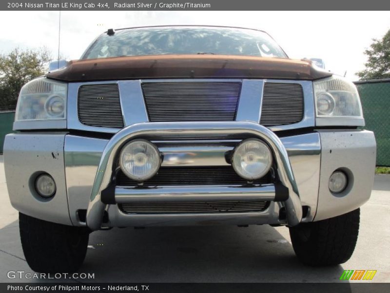 Radiant Silver / Graphite/Titanium 2004 Nissan Titan LE King Cab 4x4