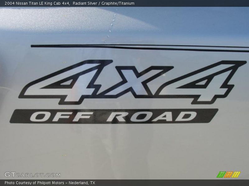  2004 Titan LE King Cab 4x4 Logo
