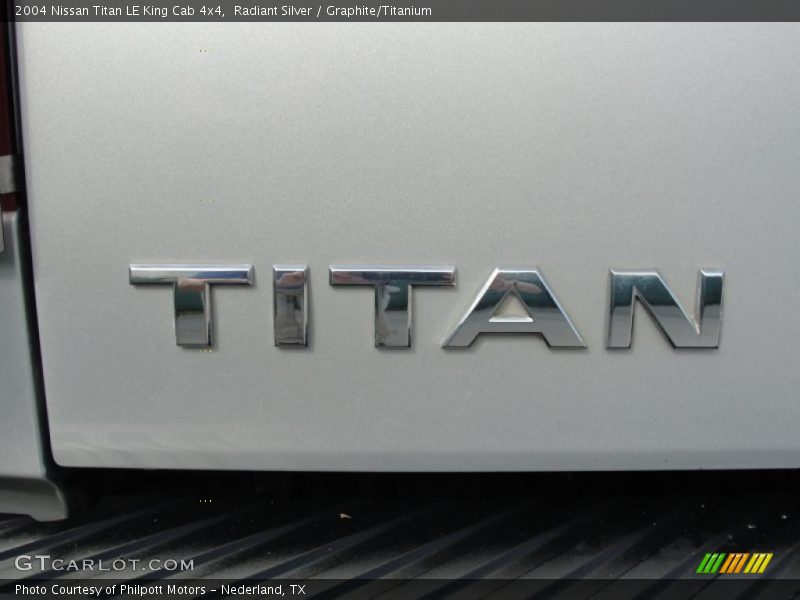  2004 Titan LE King Cab 4x4 Logo