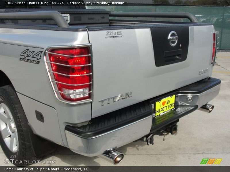 Radiant Silver / Graphite/Titanium 2004 Nissan Titan LE King Cab 4x4