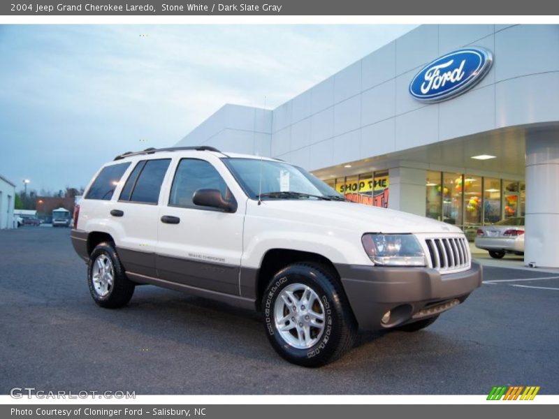 Stone White / Dark Slate Gray 2004 Jeep Grand Cherokee Laredo