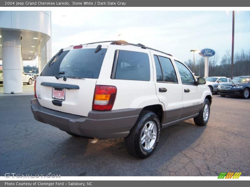Stone White / Dark Slate Gray 2004 Jeep Grand Cherokee Laredo