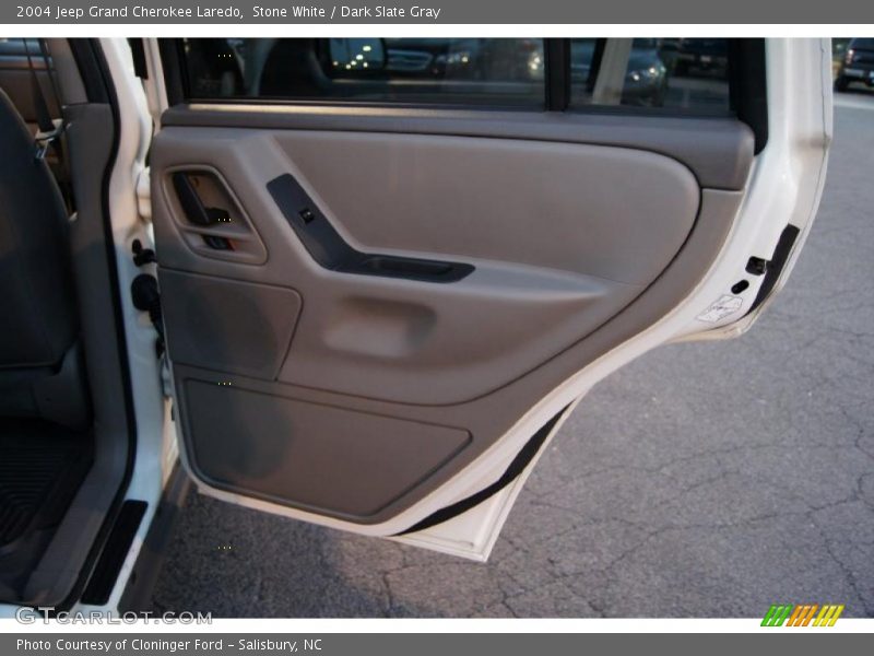 Stone White / Dark Slate Gray 2004 Jeep Grand Cherokee Laredo