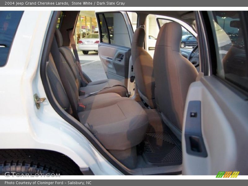 Stone White / Dark Slate Gray 2004 Jeep Grand Cherokee Laredo