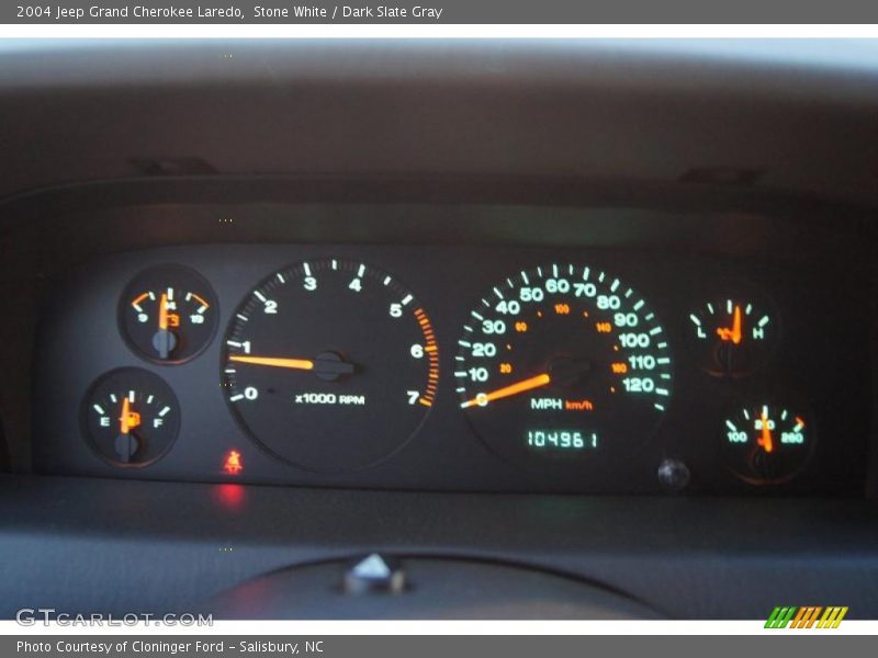 Stone White / Dark Slate Gray 2004 Jeep Grand Cherokee Laredo