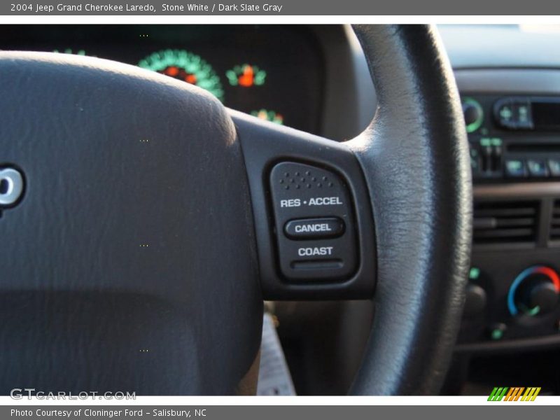 Stone White / Dark Slate Gray 2004 Jeep Grand Cherokee Laredo