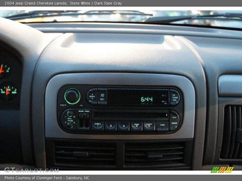 Stone White / Dark Slate Gray 2004 Jeep Grand Cherokee Laredo