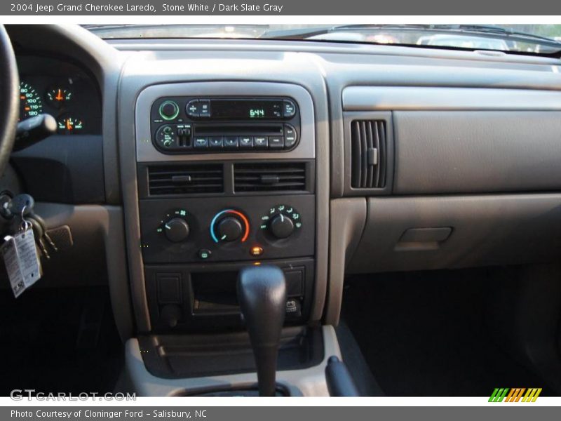 Stone White / Dark Slate Gray 2004 Jeep Grand Cherokee Laredo