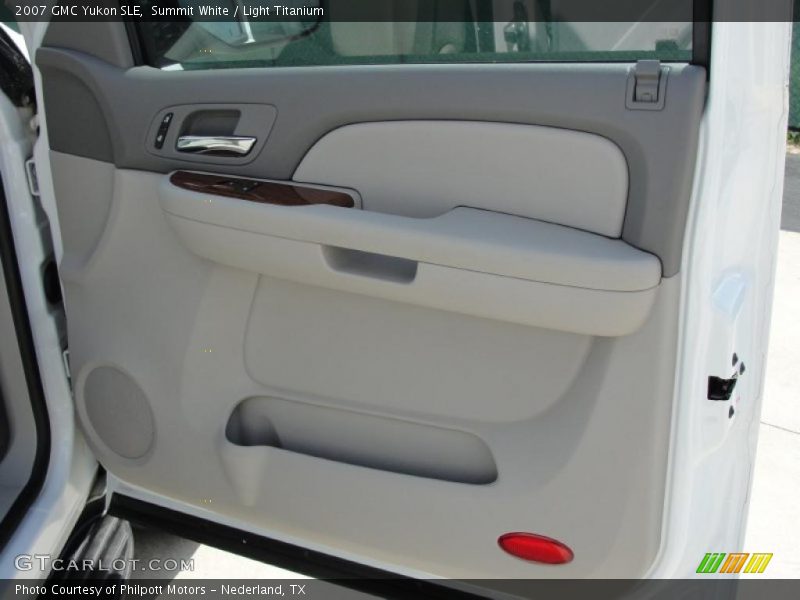 Summit White / Light Titanium 2007 GMC Yukon SLE