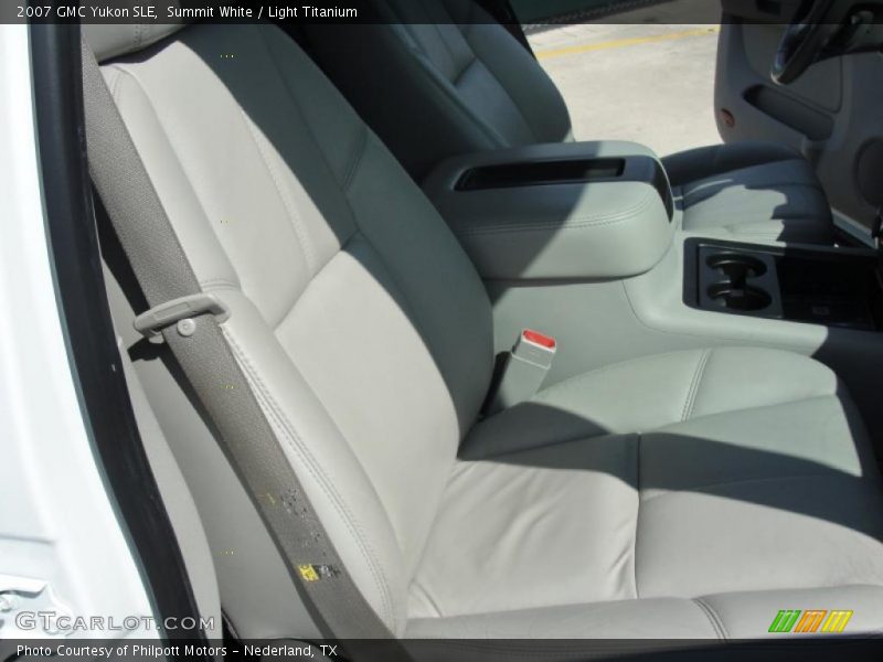 Summit White / Light Titanium 2007 GMC Yukon SLE
