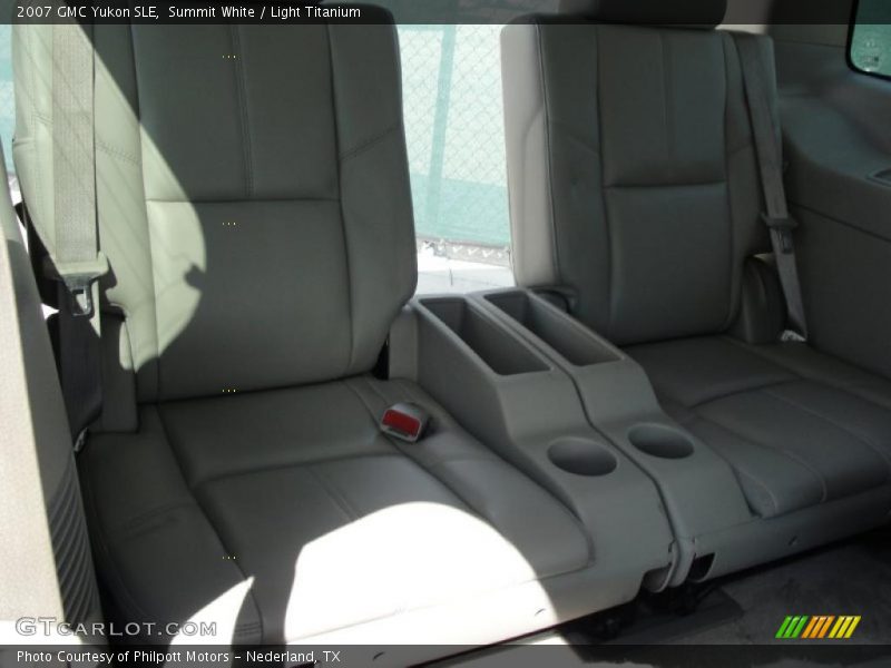 Summit White / Light Titanium 2007 GMC Yukon SLE
