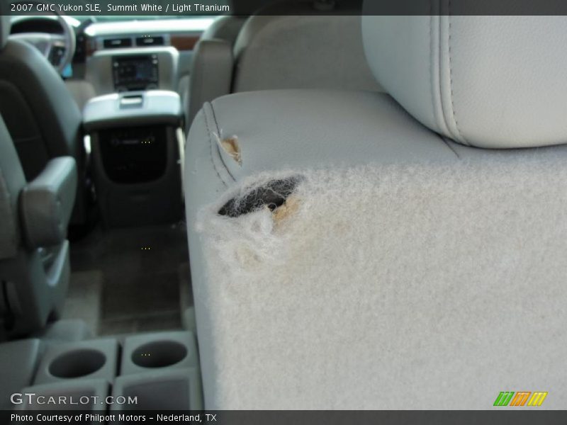Summit White / Light Titanium 2007 GMC Yukon SLE